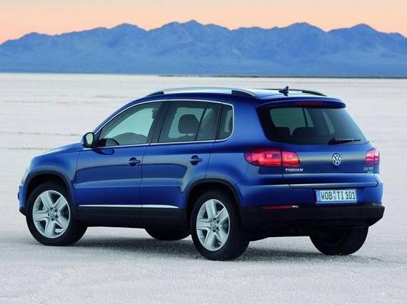 VOLKSWAGEN TIGUAN 2016 WVGBV7AXXGW570878 image