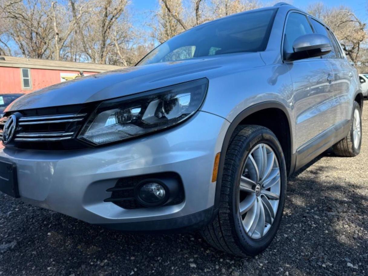 VOLKSWAGEN TIGUAN 2016 WVGBV7AX7GW592305 image