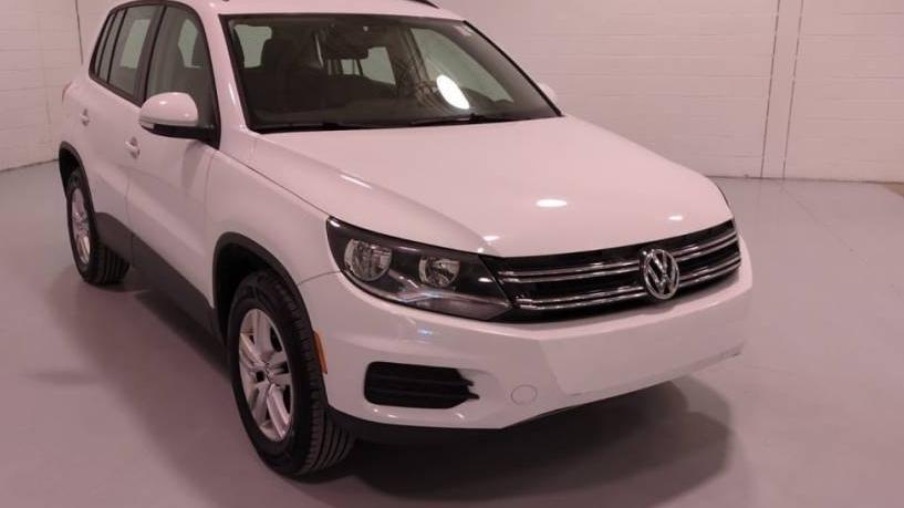 VOLKSWAGEN TIGUAN 2016 WVGBV7AX0GW526162 image