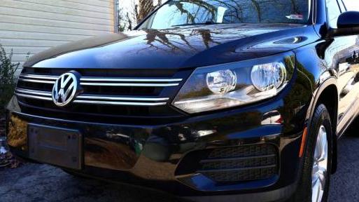VOLKSWAGEN TIGUAN 2016 WVGAV7AX0GW590049 image