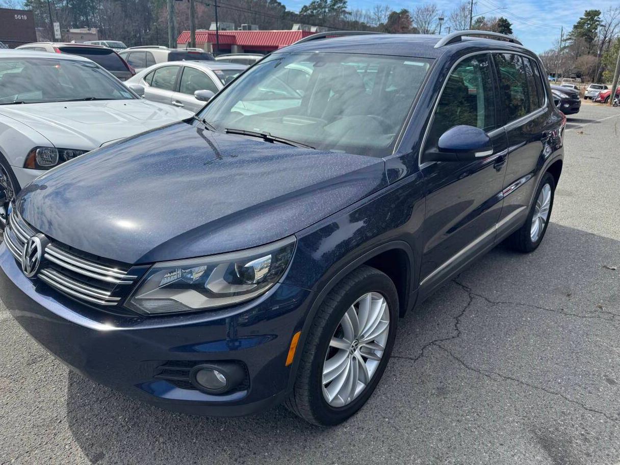 VOLKSWAGEN TIGUAN 2016 WVGBV7AX5GW516100 image