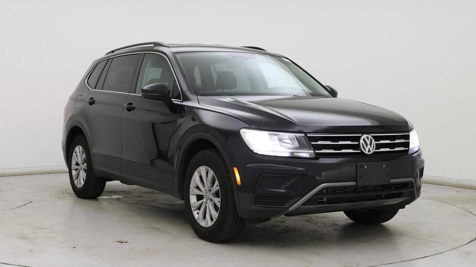 VOLKSWAGEN TIGUAN 2019 3VV2B7AX9KM064689 image