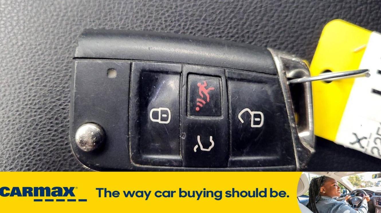 VOLKSWAGEN TIGUAN 2019 3VV2B7AX5KM122569 image