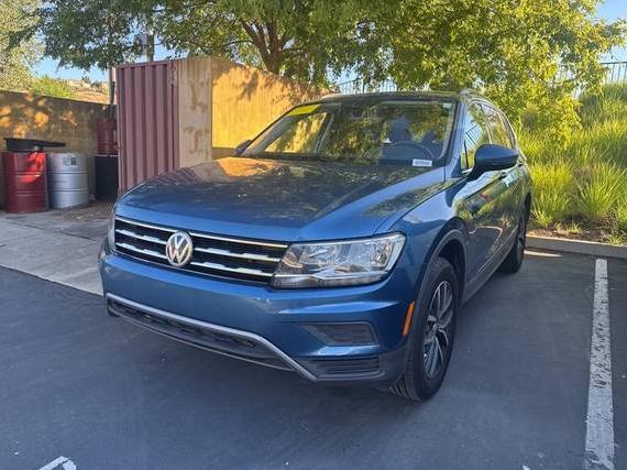 VOLKSWAGEN TIGUAN 2019 3VV2B7AX0KM187927 image