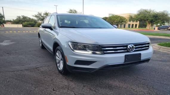 VOLKSWAGEN TIGUAN 2018 3VV1B7AX9JM098397 image