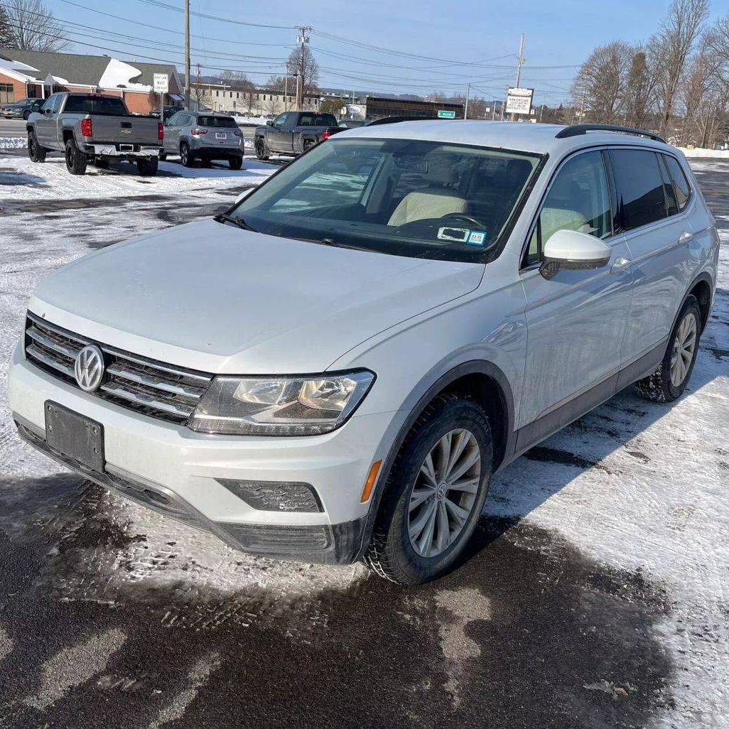 VOLKSWAGEN TIGUAN 2018 3VV2B7AX9JM046983 image