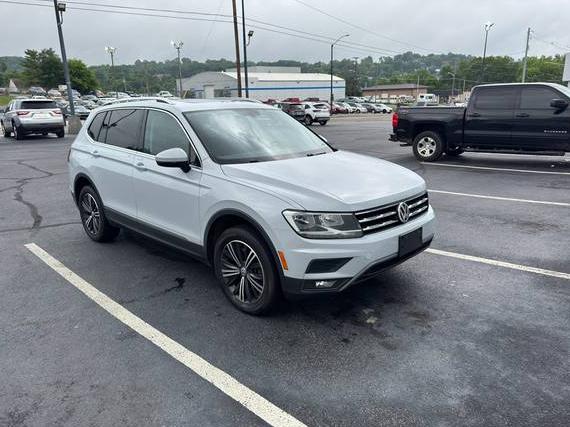 VOLKSWAGEN TIGUAN 2018 3VV2B7AX0JM072498 image