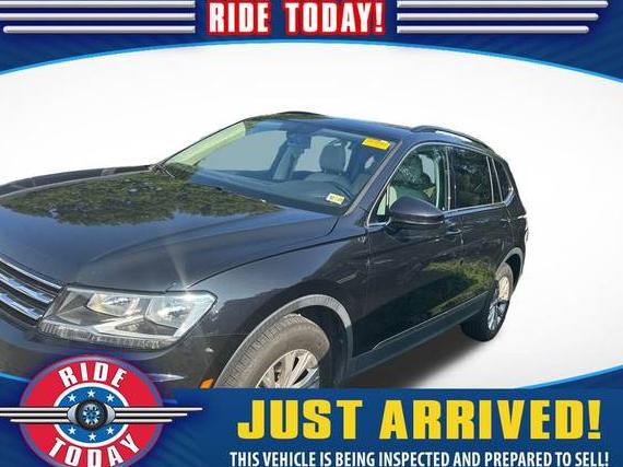 VOLKSWAGEN TIGUAN 2018 3VV3B7AX0JM038744 image