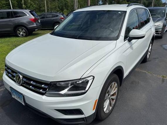 VOLKSWAGEN TIGUAN 2018 3VV2B7AX3JM176306 image