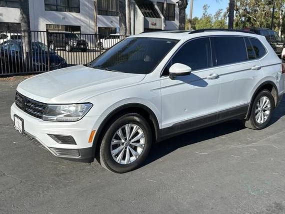 VOLKSWAGEN TIGUAN 2018 3VV3B7AX5JM175341 image