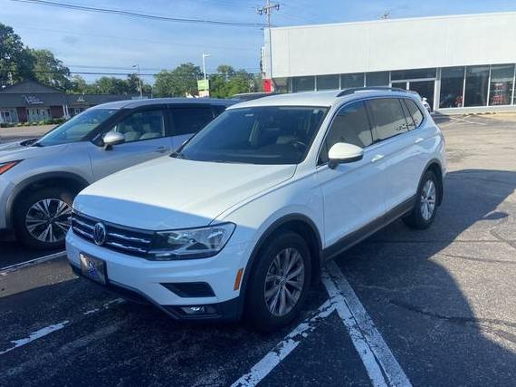 VOLKSWAGEN TIGUAN 2018 3VV3B7AX2JM001162 image