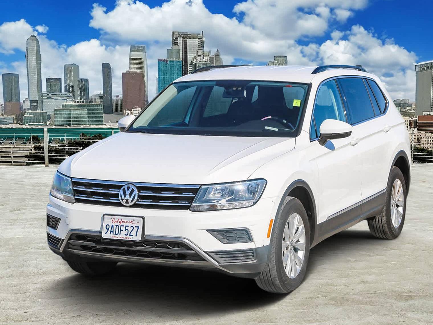 VOLKSWAGEN TIGUAN 2018 3VV3B7AX7JM176393 image