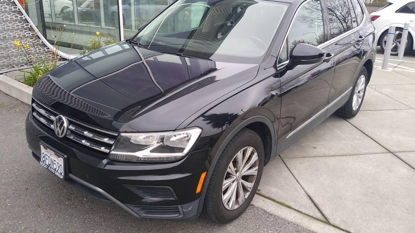 VOLKSWAGEN TIGUAN 2018 3VV2B7AX8JM164751 image