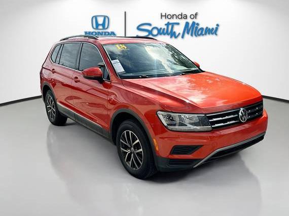 VOLKSWAGEN TIGUAN 2018 3VV3B7AX9JM195737 image