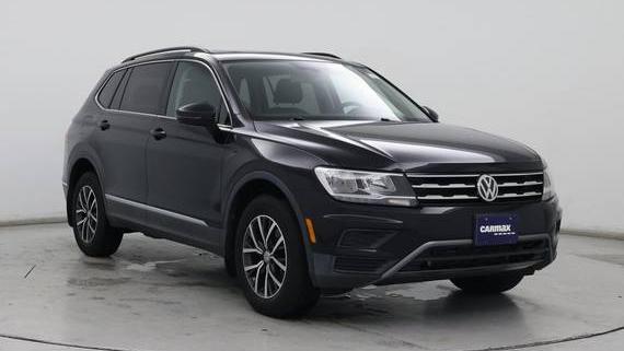 VOLKSWAGEN TIGUAN 2018 3VV2B7AX3JM205352 image
