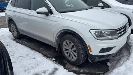 VOLKSWAGEN TIGUAN 2018 3VV2B7AX2JM087410 image