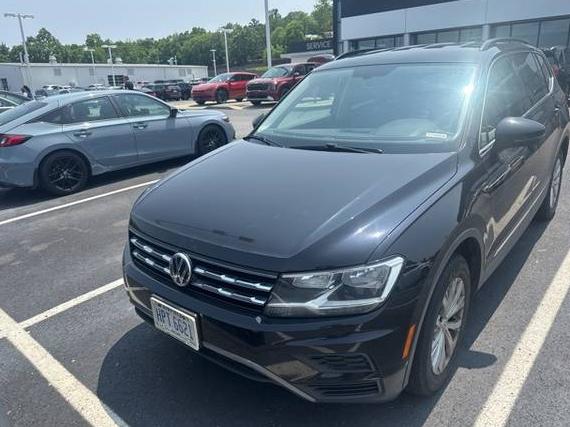 VOLKSWAGEN TIGUAN 2018 3VV3B7AX1JM055164 image