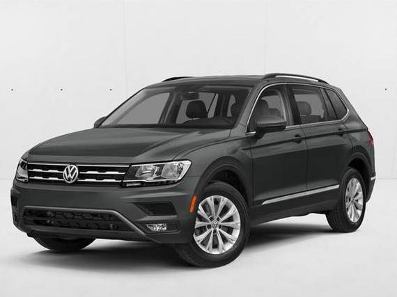 VOLKSWAGEN TIGUAN 2018 3VV3B7AX8JM067375 image