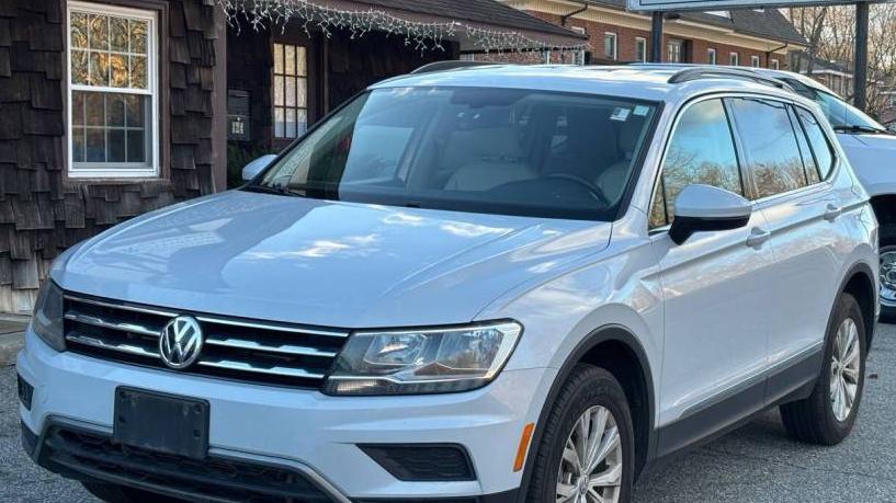 VOLKSWAGEN TIGUAN 2018 3VV2B7AX8JM074256 image