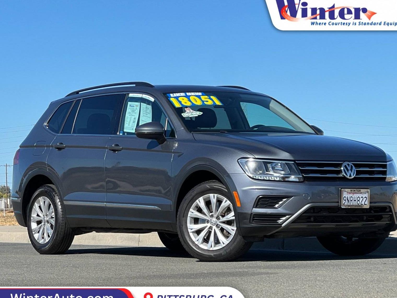 VOLKSWAGEN TIGUAN 2018 3VV3B7AX1JM088004 image