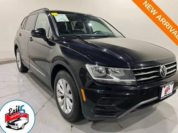 VOLKSWAGEN TIGUAN 2018 3VV2B7AX3JM150885 image