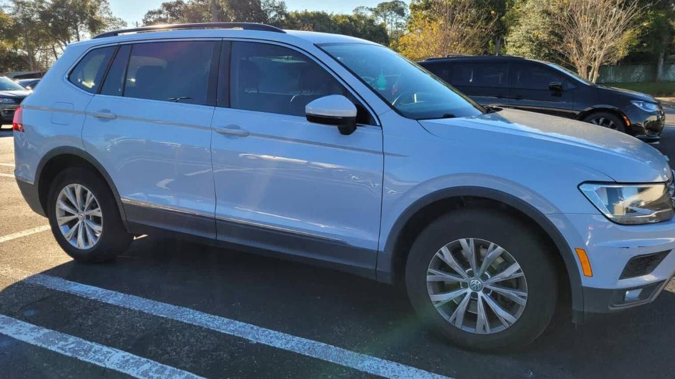 VOLKSWAGEN TIGUAN 2018 3VV3B7AX9JM006374 image