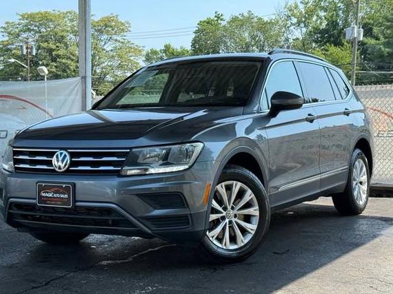 VOLKSWAGEN TIGUAN 2018 3VV2B7AX5JM098238 image