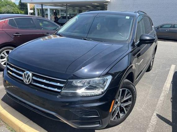 VOLKSWAGEN TIGUAN 2018 3VV3B7AX6JM201722 image