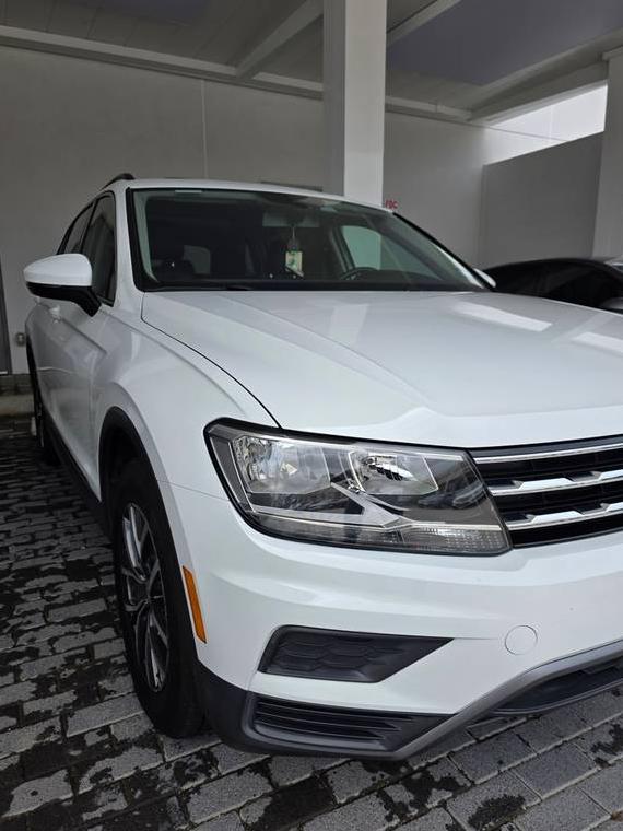 VOLKSWAGEN TIGUAN 2018 3VV3B7AX5JM207303 image