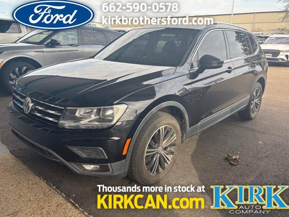 VOLKSWAGEN TIGUAN 2018 3VV3B7AX0JM012435 image