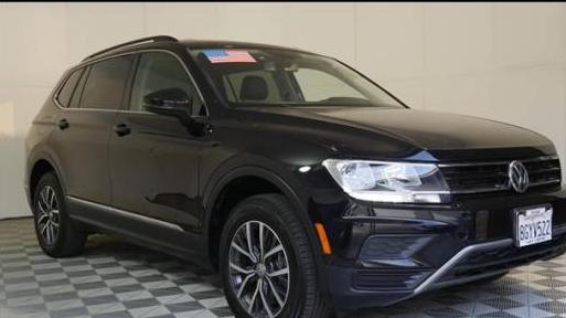 VOLKSWAGEN TIGUAN 2018 3VV2B7AX9JM219613 image