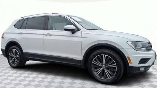 VOLKSWAGEN TIGUAN 2018 3VV2B7AX0JM026069 image