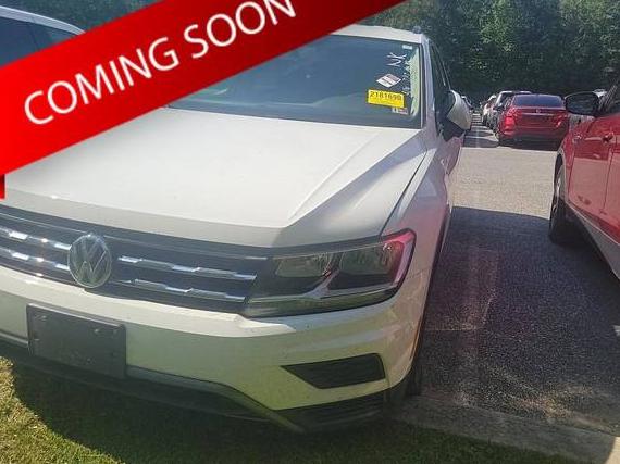 VOLKSWAGEN TIGUAN 2018 3VV0B7AX3JM209019 image