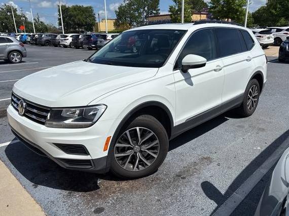 VOLKSWAGEN TIGUAN 2018 3VV3B7AX3JM207400 image