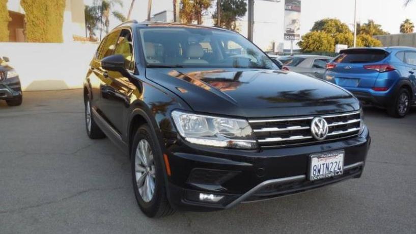 VOLKSWAGEN TIGUAN 2018 3VV3B7AX7JM033721 image