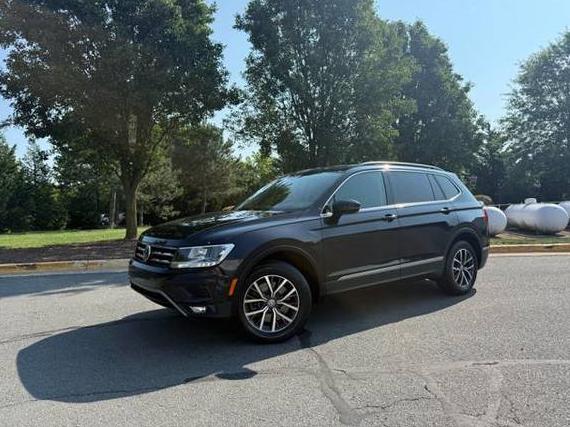 VOLKSWAGEN TIGUAN 2018 3VV3B7AX8JM032867 image