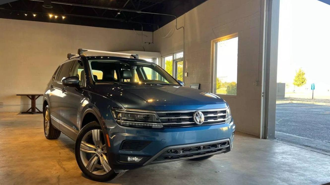 VOLKSWAGEN TIGUAN 2018 3VV4B7AX6JM001296 image