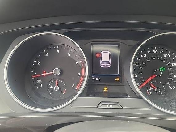 VOLKSWAGEN TIGUAN 2018 3VV3B7AX3JM210958 image