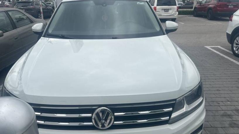 VOLKSWAGEN TIGUAN 2018 3VV3B7AX6JM061395 image