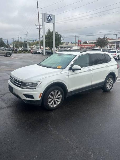 VOLKSWAGEN TIGUAN 2018 3VV2B7AX0JM087857 image