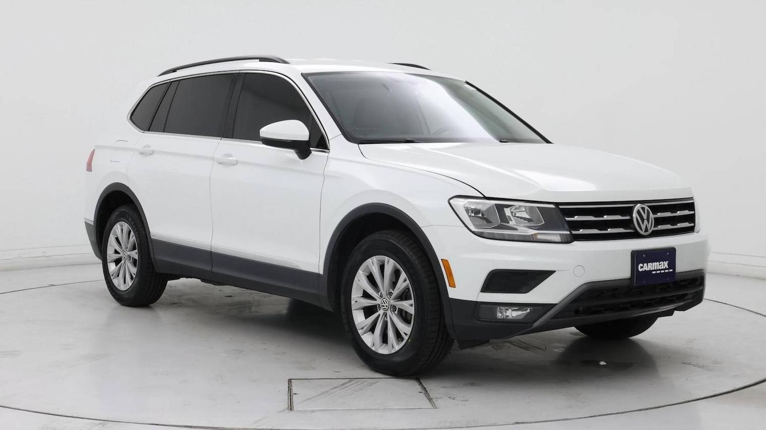 VOLKSWAGEN TIGUAN 2018 3VV2B7AX6JM001970 image