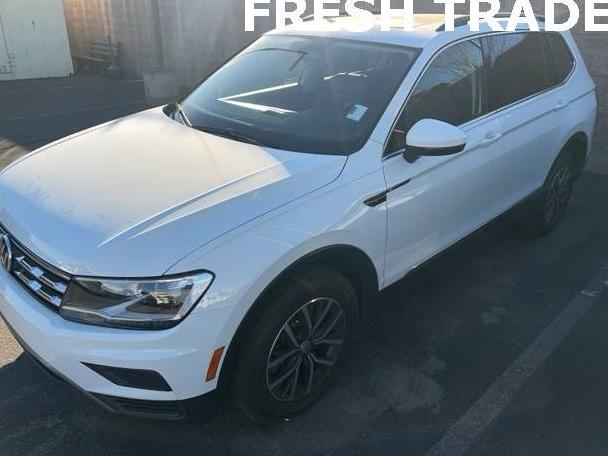 VOLKSWAGEN TIGUAN 2018 3VV2B7AX1JM205723 image