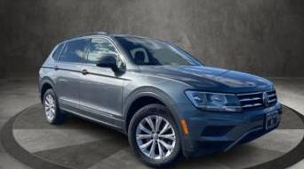 VOLKSWAGEN TIGUAN 2018 3VV2B7AX0JM098308 image