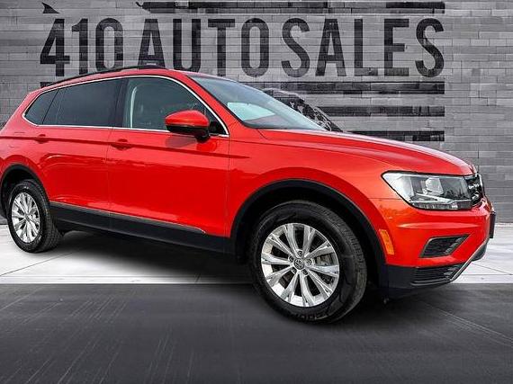 VOLKSWAGEN TIGUAN 2018 3VV2B7AX0JM155171 image
