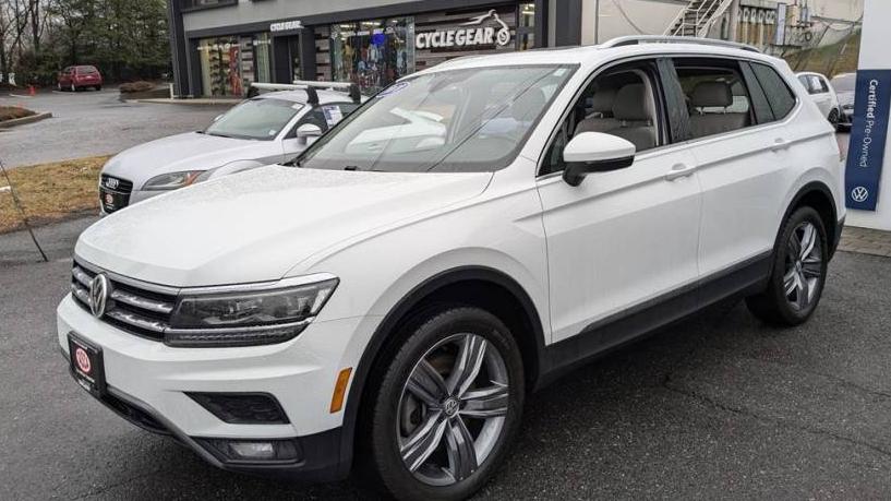 VOLKSWAGEN TIGUAN 2018 3VV4B7AX1JM105422 image