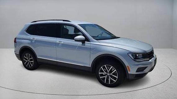 VOLKSWAGEN TIGUAN 2018 3VV2B7AX2JM220070 image