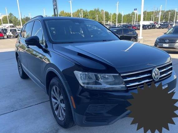 VOLKSWAGEN TIGUAN 2018 3VV3B7AX5JM095036 image