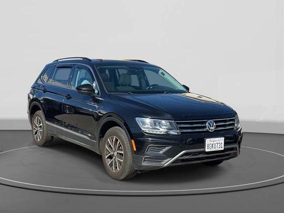 VOLKSWAGEN TIGUAN 2018 3VV3B7AX3JM207252 image