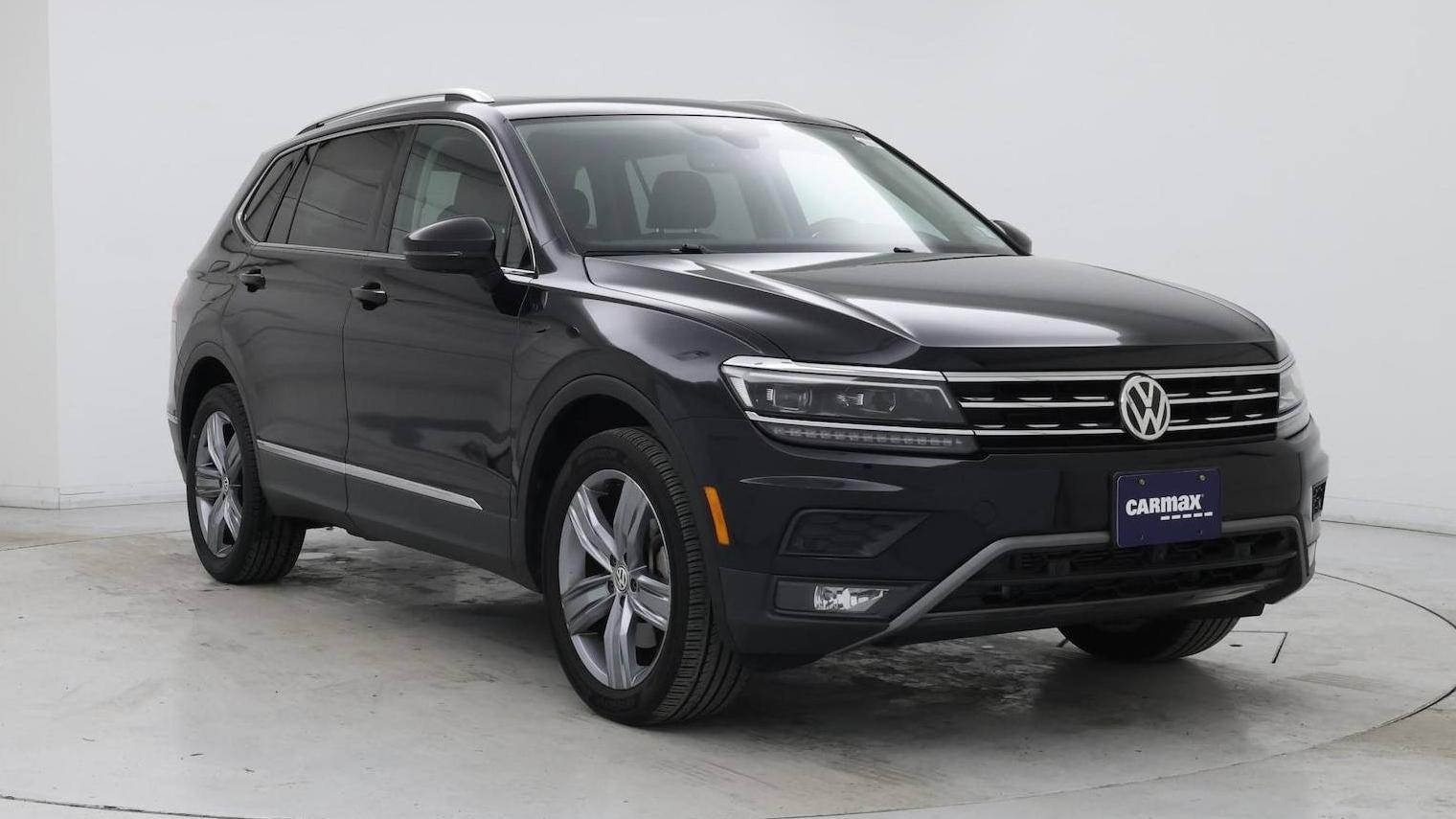 VOLKSWAGEN TIGUAN 2018 3VV4B7AX3JM217042 image