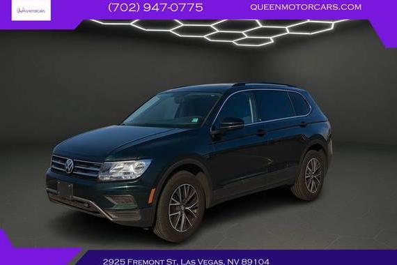 VOLKSWAGEN TIGUAN 2018 3VV2B7AX0JM211559 image